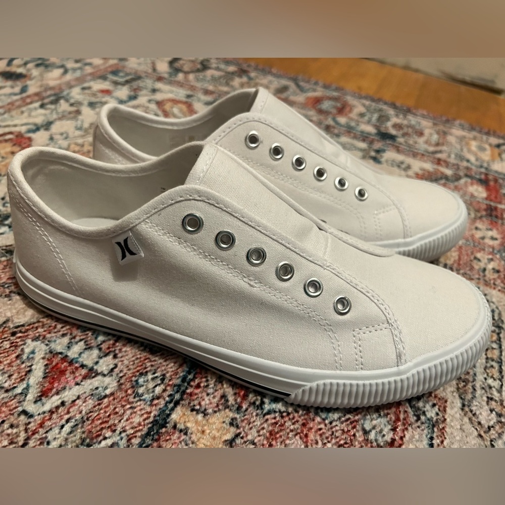 Hurley Ladies Size 7 Chloe Slip on Canvas Sneaker Shoes White